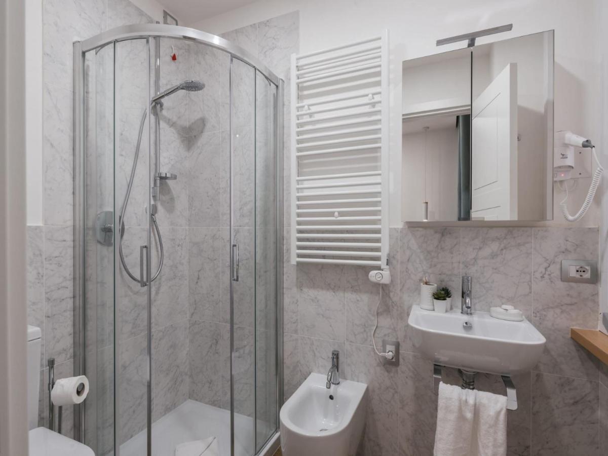 Appartamento The Rent - Modern Three-bedroom A Few Steps From The Colosseum Roma
